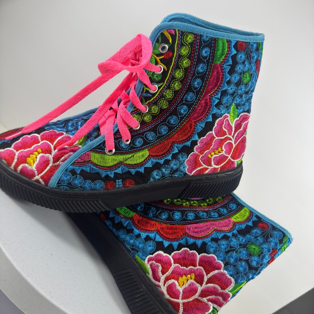 Women's Floral Embroidered High Top Boots Multicolor Lace Up Size 9.5 - Picture 2 of 13